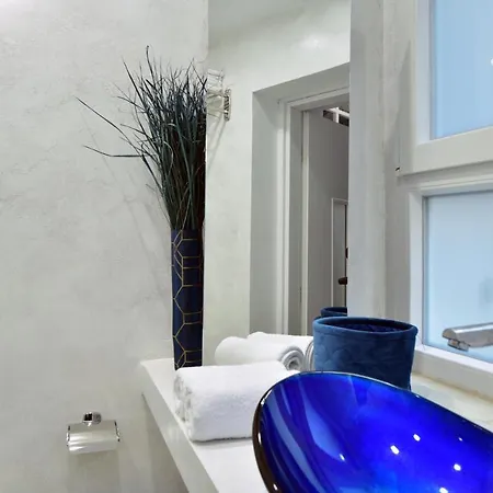 Queen Apartment, In The Heart Of Corfu Historical Old Town Center! *