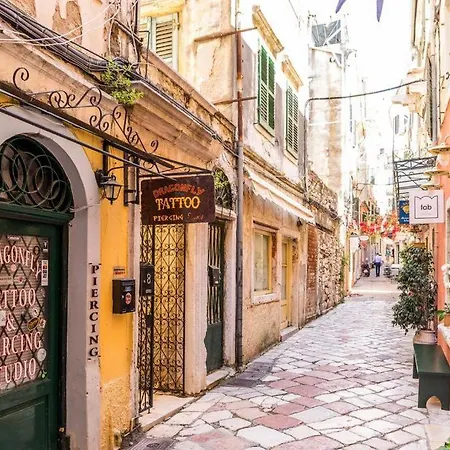 Queen Apartment, In The Heart Of Corfu Historical Old Town Center! Appartement